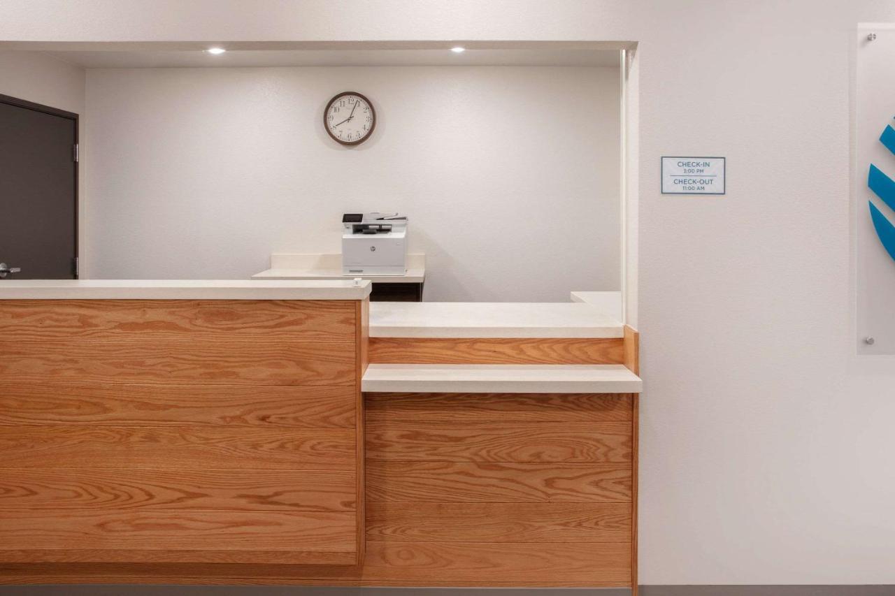 Woodsping Suites Washington Dc East Arena Drive Lake Arbor ภายนอก รูปภาพ